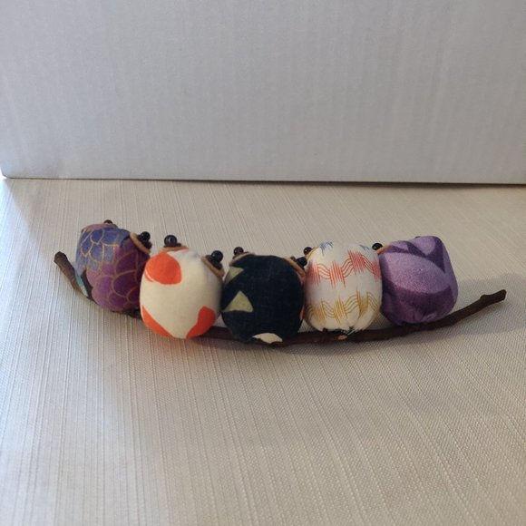 Cute hand-sewing owls on a tree branch decoration - Picture 3 of 4